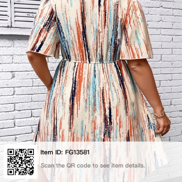 Plus Size Casual Dress, Women's Plus Random Print Short Sleeve V Neck - Picture 4 of 5